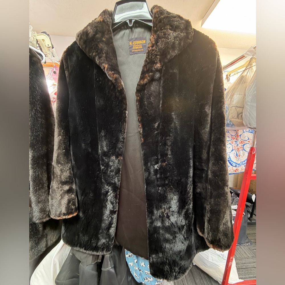 Alaskan SEAL Fur Coat by H CUSSON - Pittsburgh